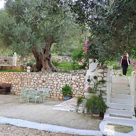 Makris House-giasemi Айя-Евфимия