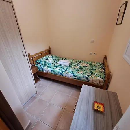 Makris House-giasemi * איה אפימיה