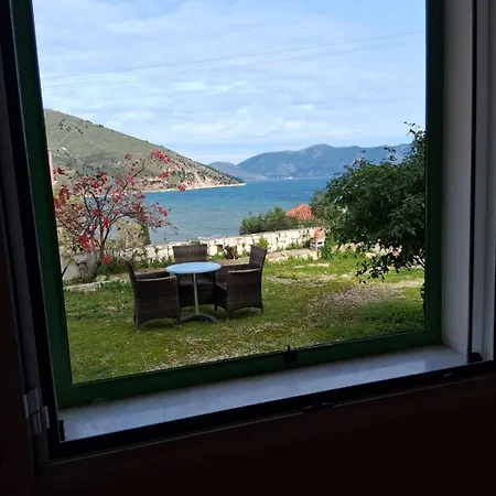 Makris House-giasemi アパート Agia Efimia
