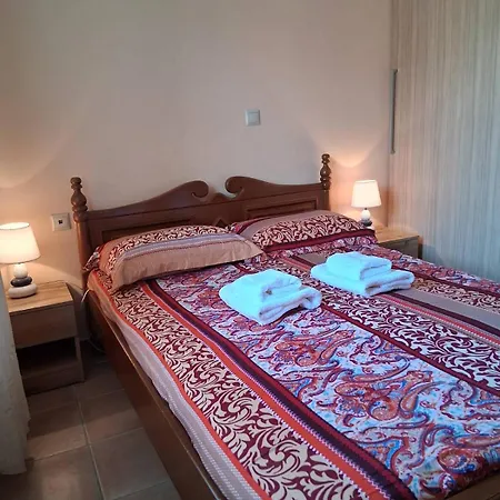Makris House-giasemi アパート Agia Efimia