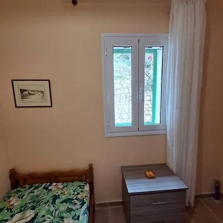 Makris House-giasemi * Agia Efimia