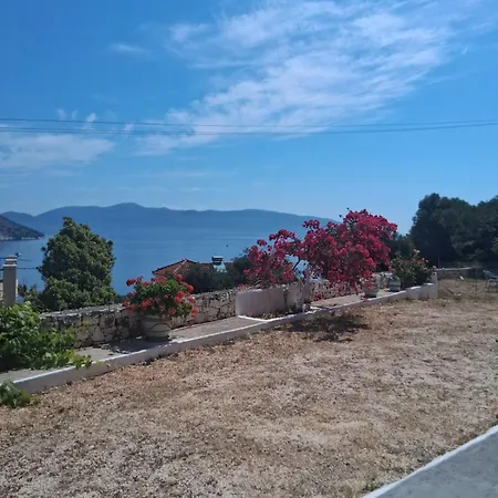 Makris House-giasemi * Agia Efimia