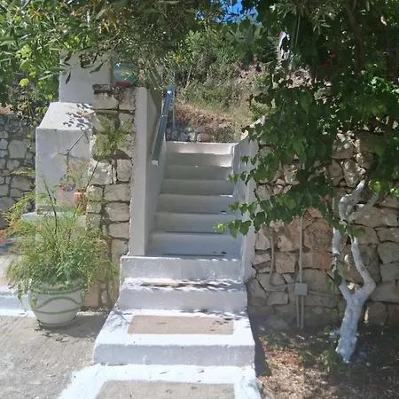 Makris House-giasemi Agia Efimia